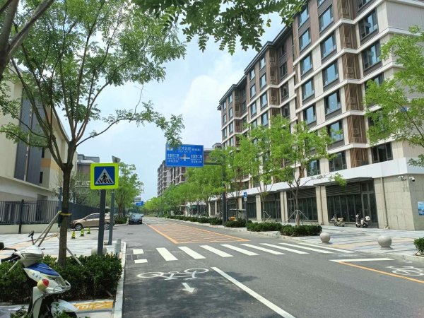 优配配件助手 含章园小区 - 海报新闻